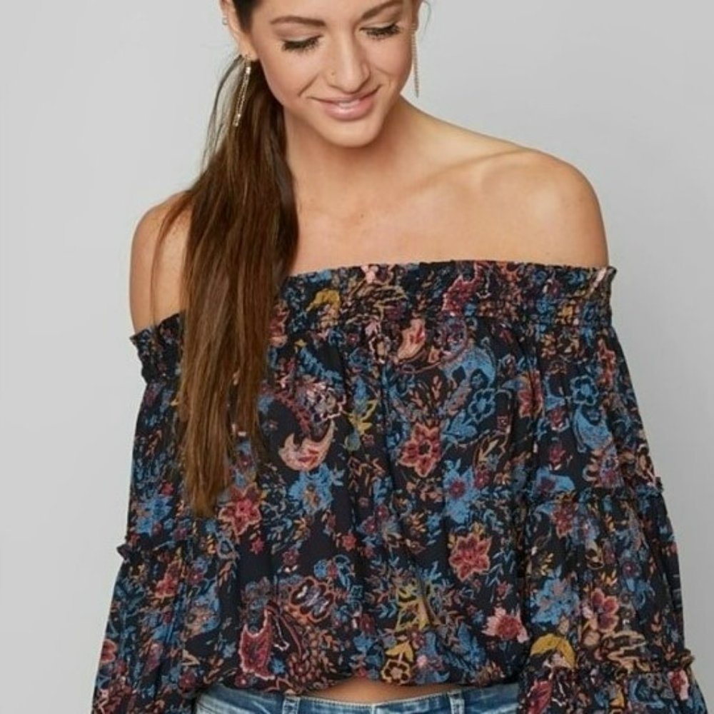 Free People • Free Spirit Off the Shoulders Bell Sleeve Top || Medium - Picture 2 of 5